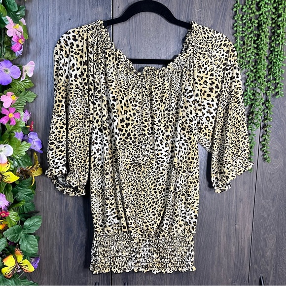 ¥💙2/$40💙Jon Den Leopard Printed Scoop Neck Blouse Size Medium - Picture 9 of 15